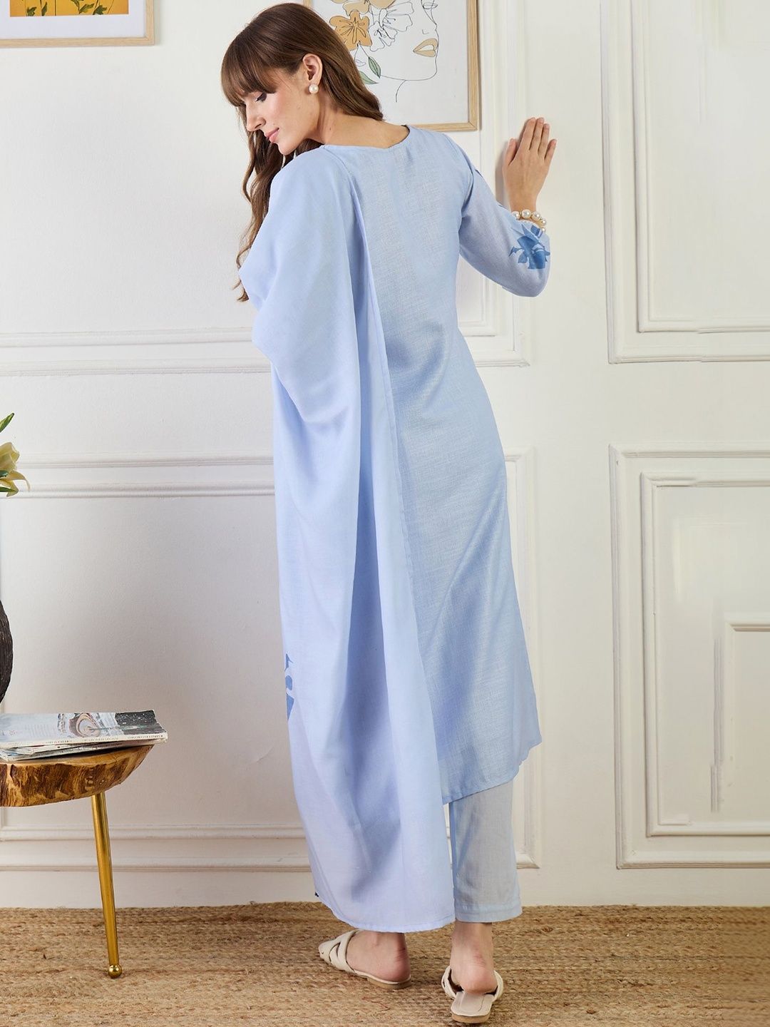 Women Floral Printed Regular Linen Kurta with Trousers & With Dupatta
