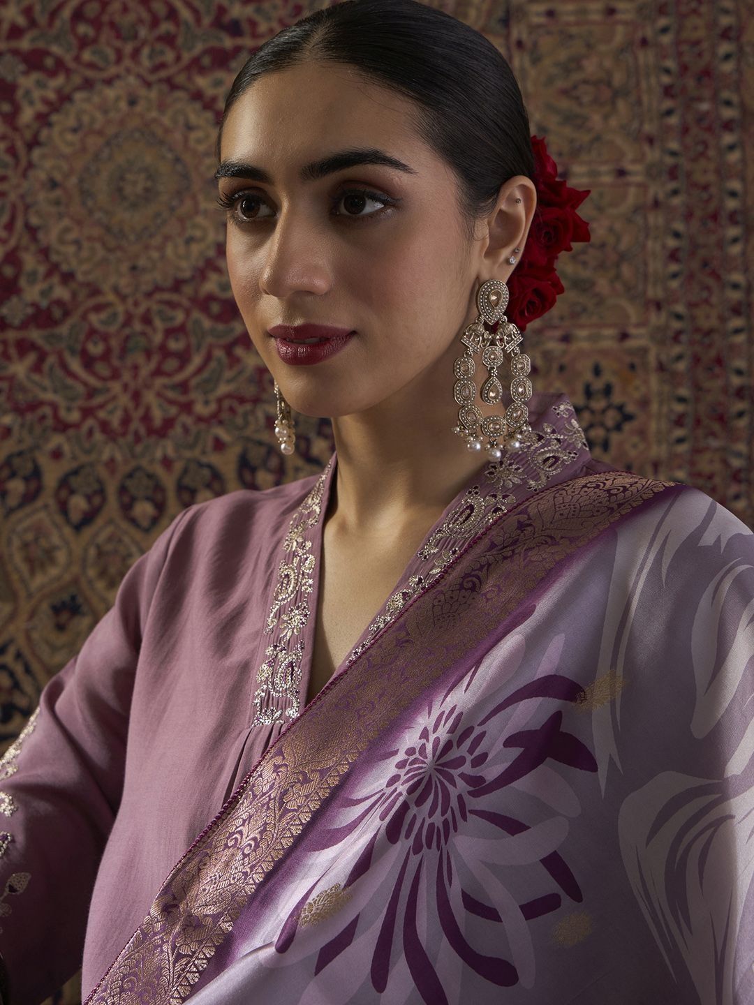 Floral Embroidered Regular Thread Work Straight Kurta With Trousers & Dupatta