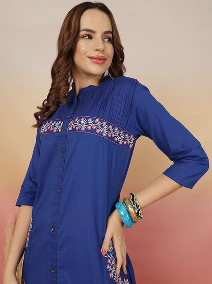 Indyancart SN Women's Embroidered Pure Cotton Straight Kurta With Trousers