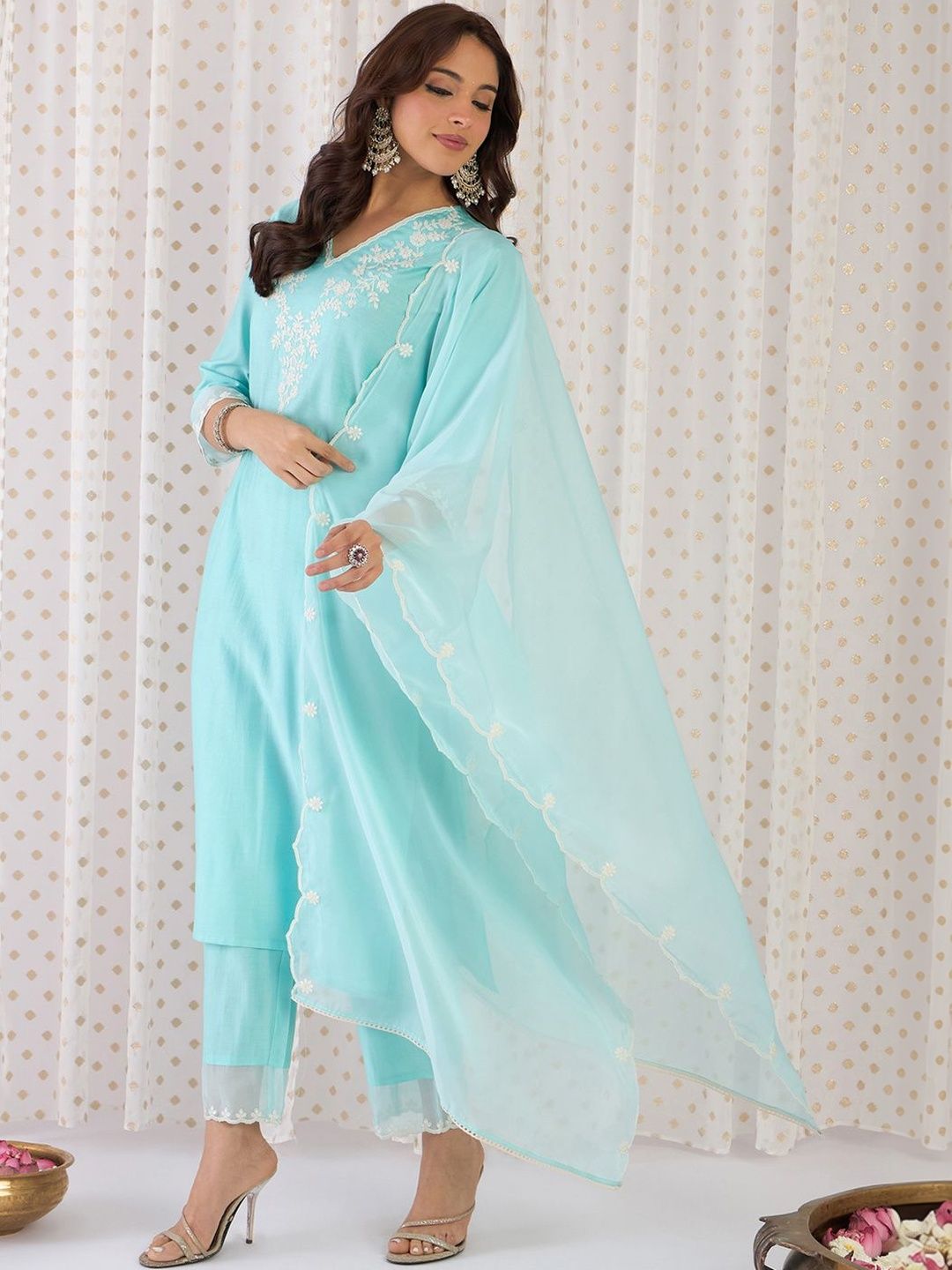 Women Ethnic Motifs Embroidered Regular Thread Work Liva Kurta with Trousers & With Dupatta