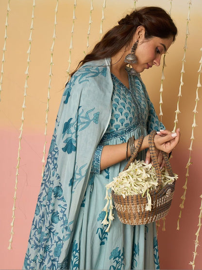 Women Floral Printed Empire Thread Work Pure Cotton Kurta with Trousers & With Dupatta