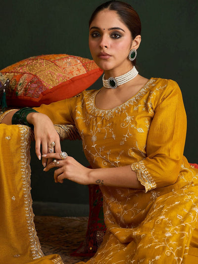 Indyancart IE Women Ethnic Motifs Embroidered Regular Thread Work Kurta with Trousers & With Dupatta