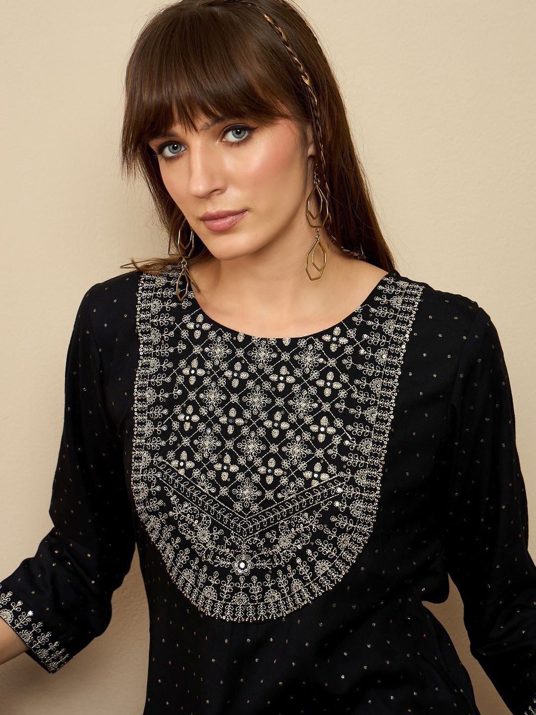 Indyancart IE Floral Embroidered Zari Straight Kurta