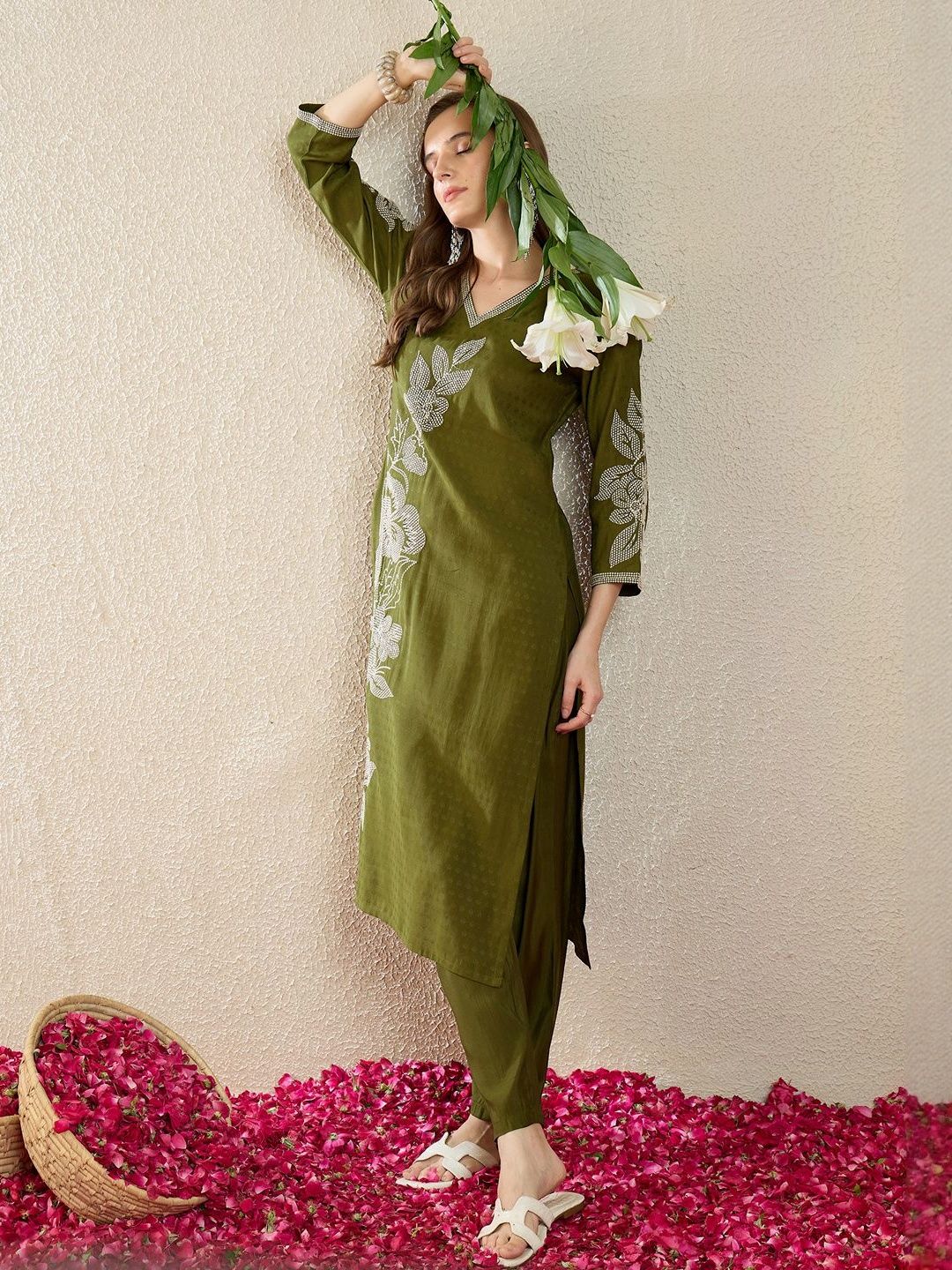 Dhiyona IE Printed V-Neck Three-Quarter Sleeves Cotton Top With Trousers