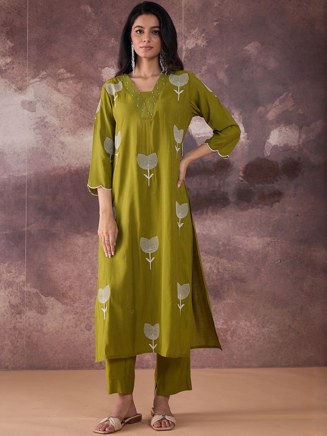 Dhiyona IE Embroidered V-Neck Tunic With Trousers