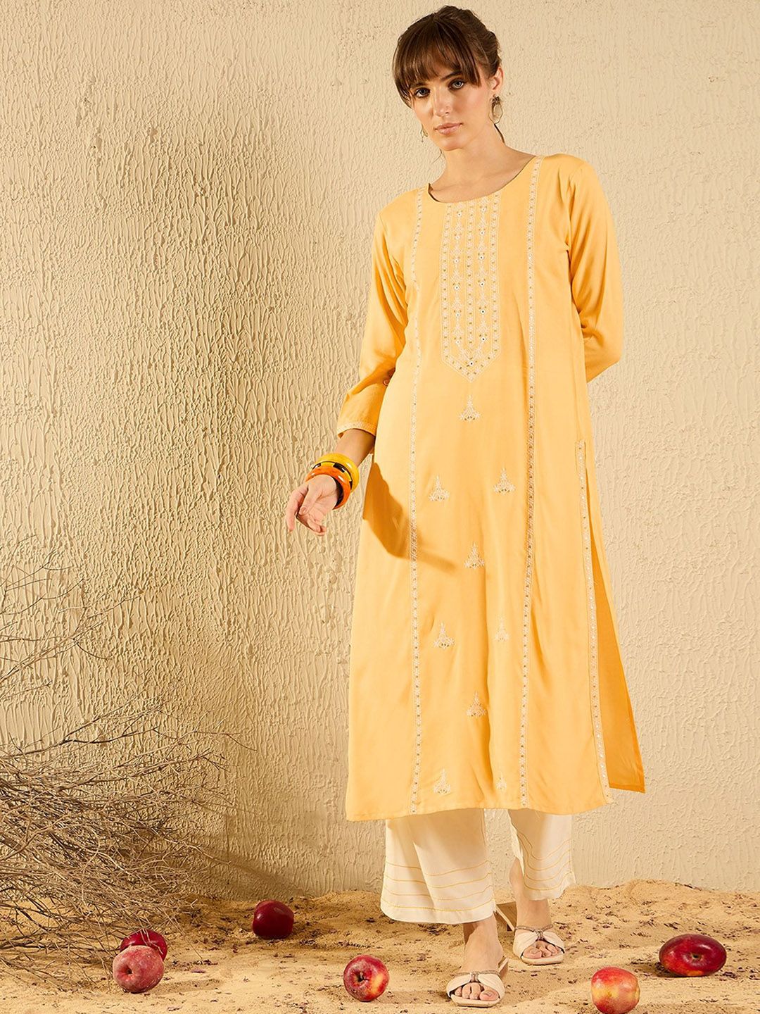 Indyancart IE Ethnic Motifs Embroidered Straight Kurta