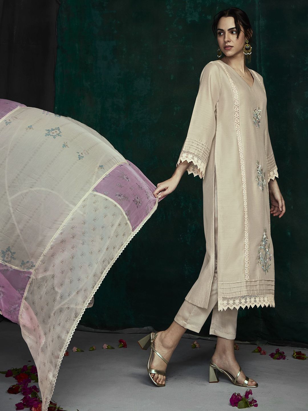 Indyancart IE Floral Embroidered V-Neck Thread Work Straight Kurta With Trousers & Dupatta