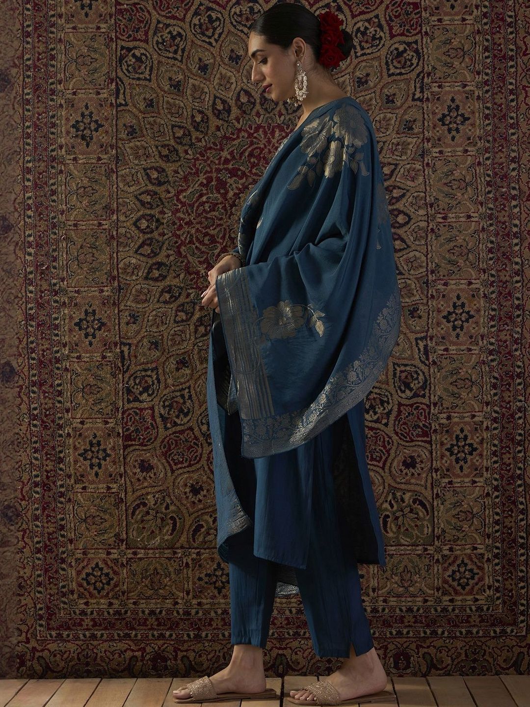 Ethnic Motifs Embroidered Thread Work Kurta With Trousers & Dupatta