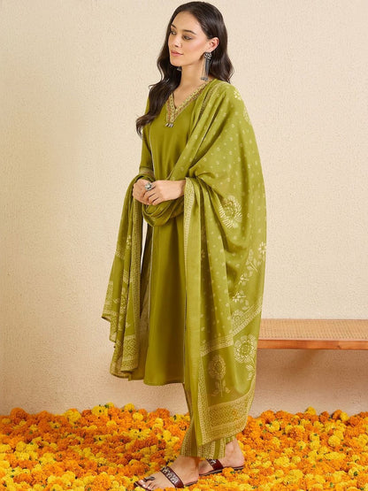 Women Ethnic Motifs Embroidered Regular Thread Work Pure Cotton Kurta with Trousers & With Dupatta