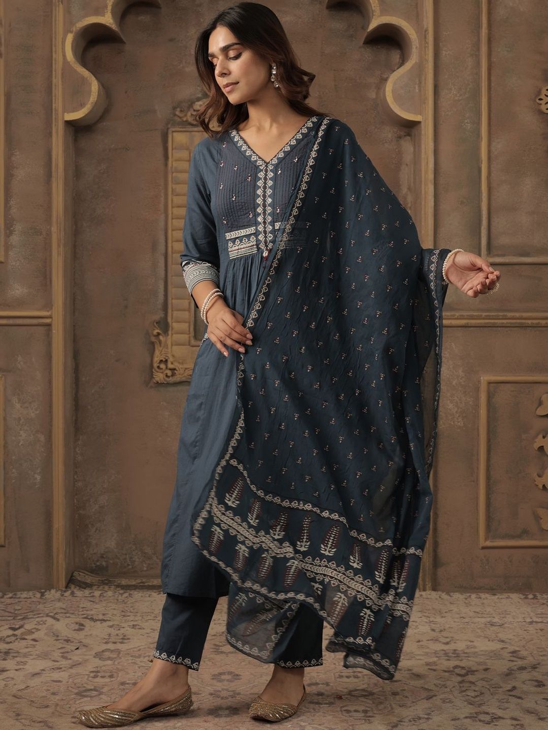 Motifs Embroidered Pure Cotton V-Neck Straight Kurta With Trousers & Dupatta