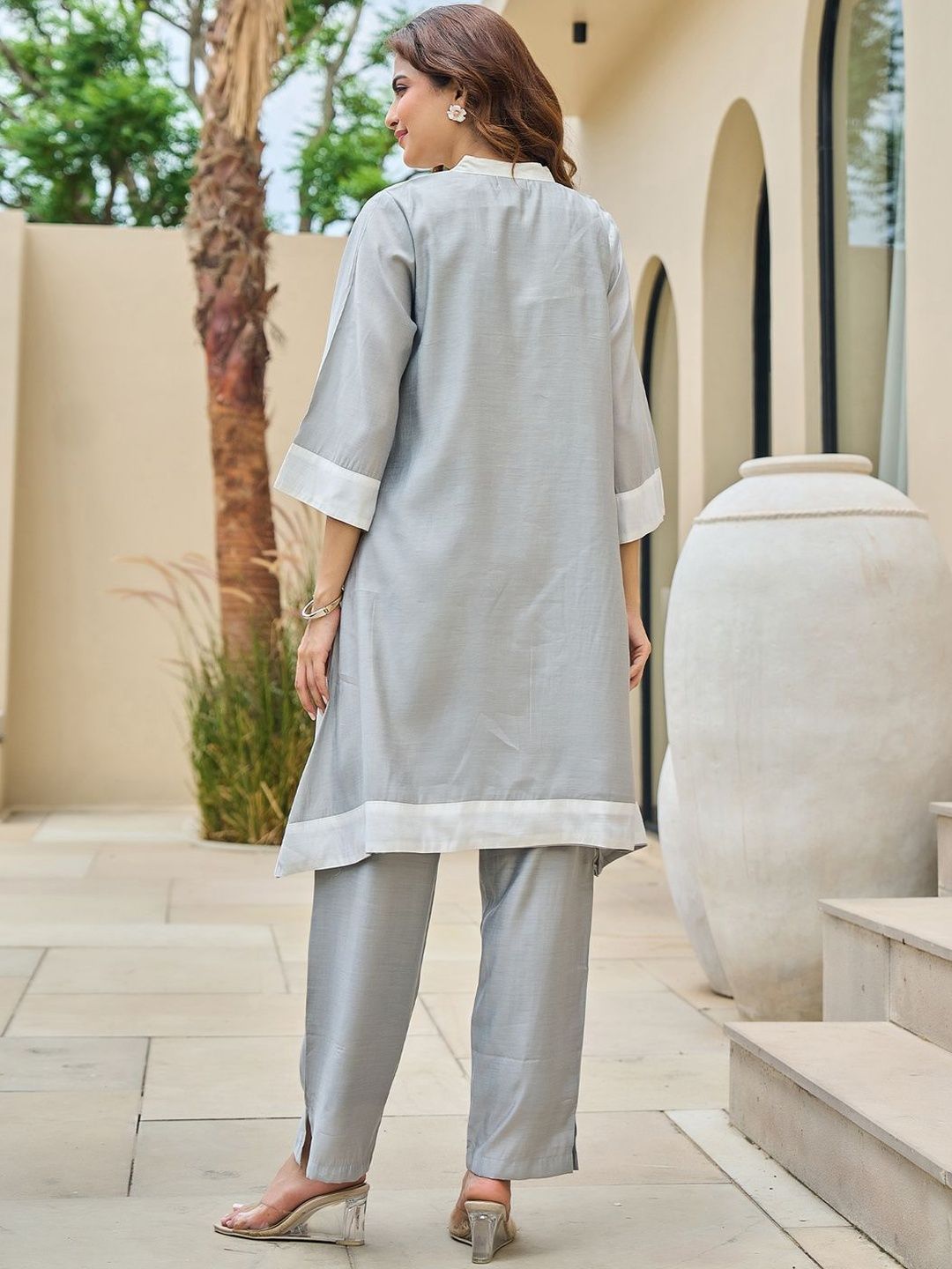 Floral Printed Mandarin Collar A-Line Sequinned Kurta With Trousers