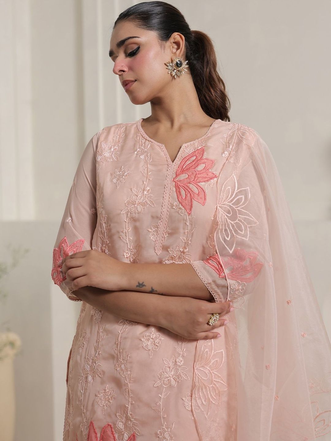 Floral Embroidered Thread Work Organza Straight Kurta With Trousers & Dupatta