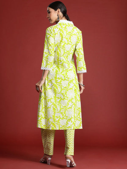Women Floral Printed Pleated Pure Cotton Kurta with Trousers
