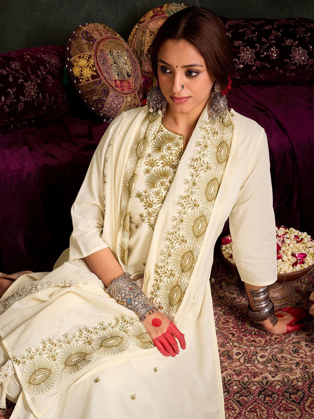 Floral Embroidered Thread Work Pure Cotton Kurta With Trousers & Dupatta