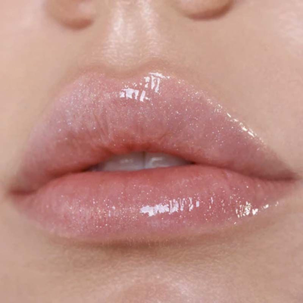 Moira Glow Getter Hydrating Lip Oil - 003 Champagne Kiss