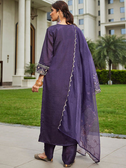 Dhiyona IE Women Floral Embroidered Regular Kurta with Trousers & With Dupatta