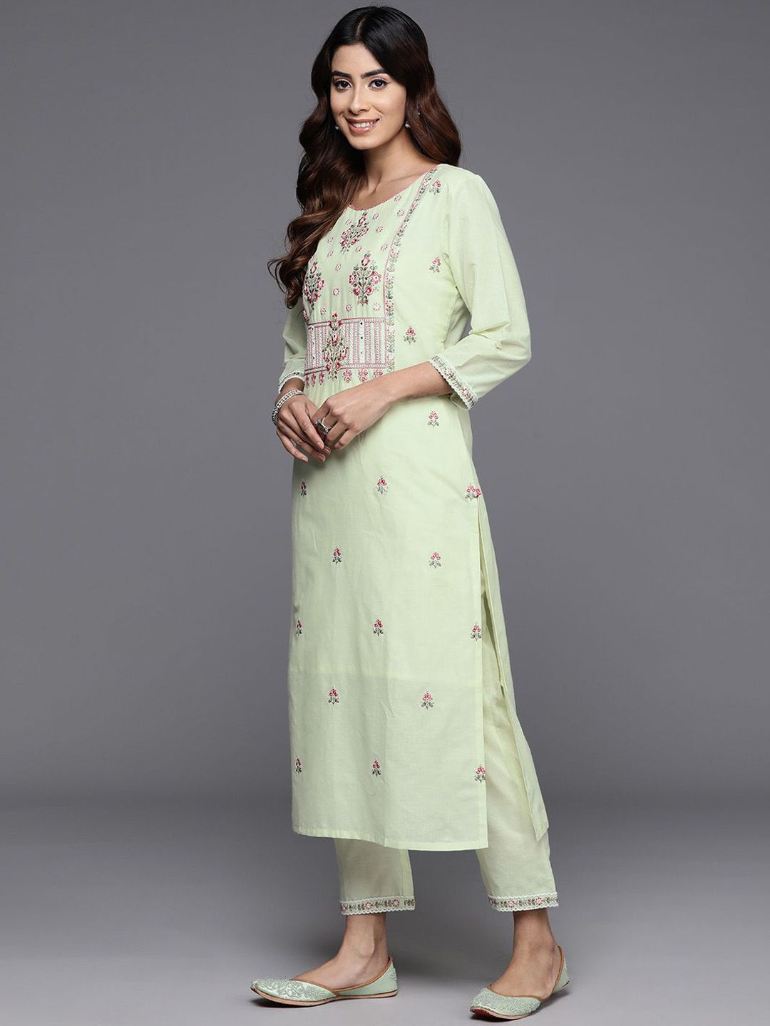 Indyancart VA Women'sFloral Embroidered Pure Cotton Straight Kurta With Trousers & Dupatta