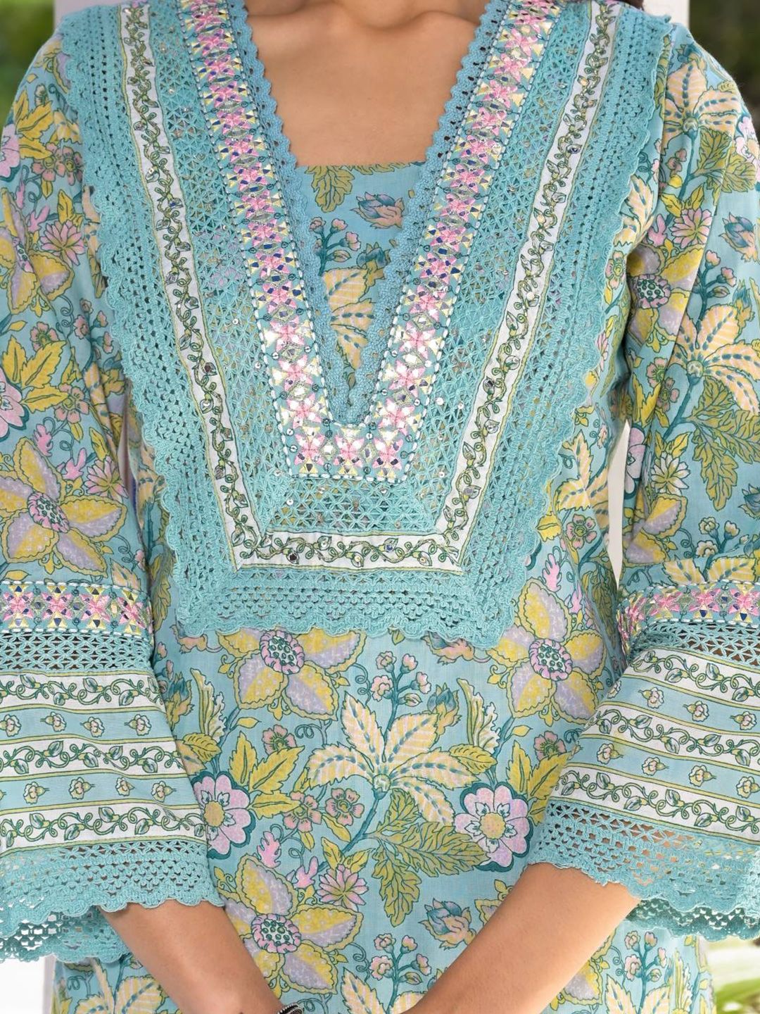 Indyancart VA Women'sFloral Printed Regular Mirror Work Pure Cotton Kurta With Trouser & Dupatta