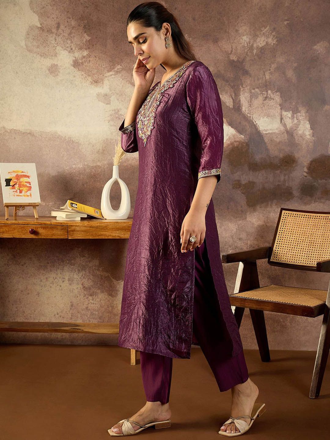 Dhiyona IE Embroidered V-Neck Top With Trousers Co-Ords