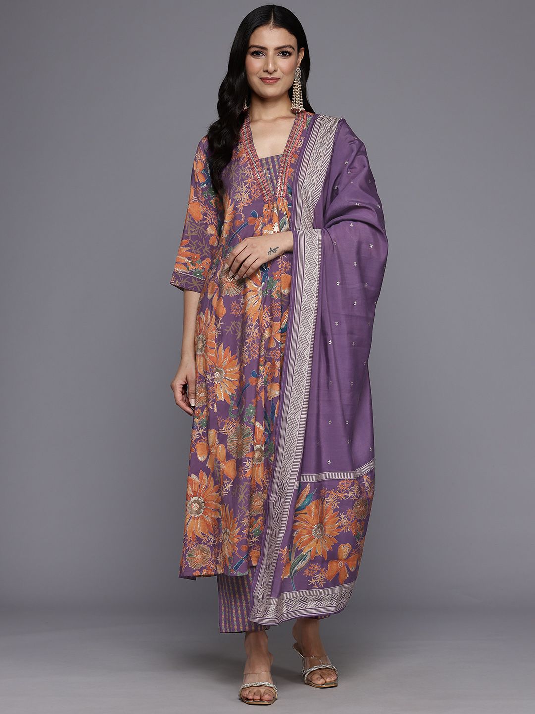 Dhiyona VA Women'sEthnic Floral Printed Sequinned Kurta With Trousers & Dupatta