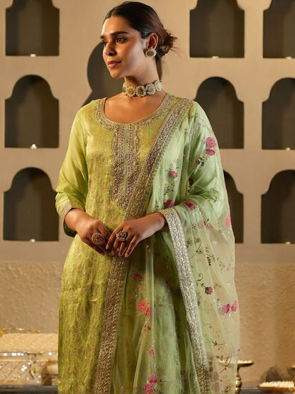 Women Ethnic Motifs Kurta with Trousers & Dupatta