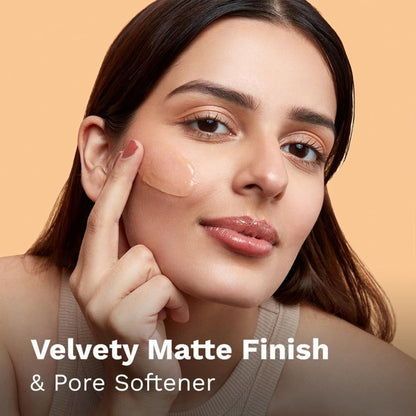Pilgrim Instant Glow Primer with gold shimmer, smooth texture and radiant finish, shown in a close-up image.