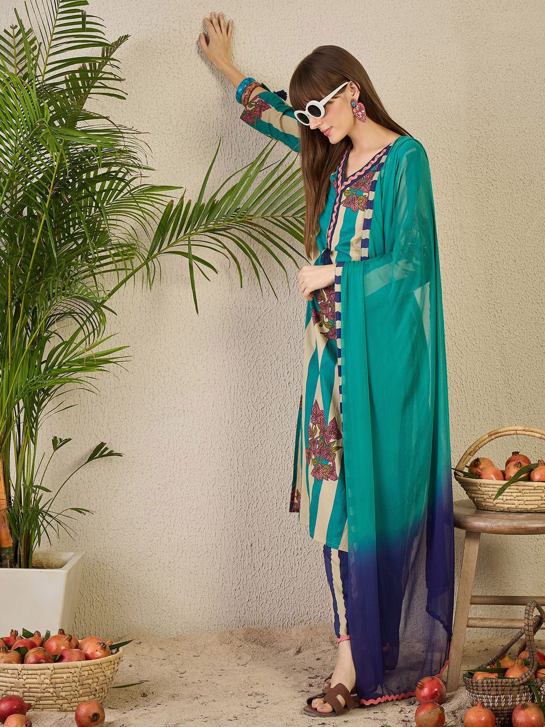 Women Floral Printed Pure Cotton V-Neck Kurta with Trousers & With Dupatta
