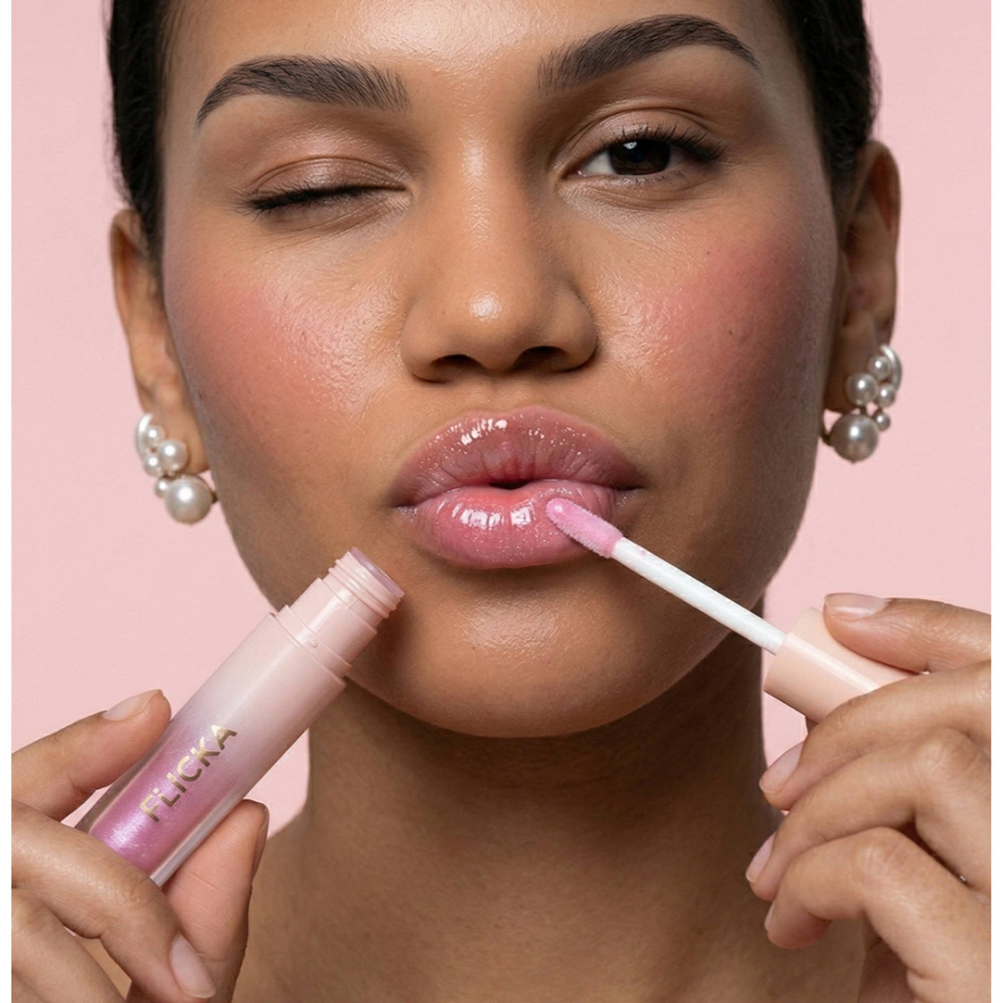 FLiCKA Premium Plump Lip Plumper - Glossy Shine