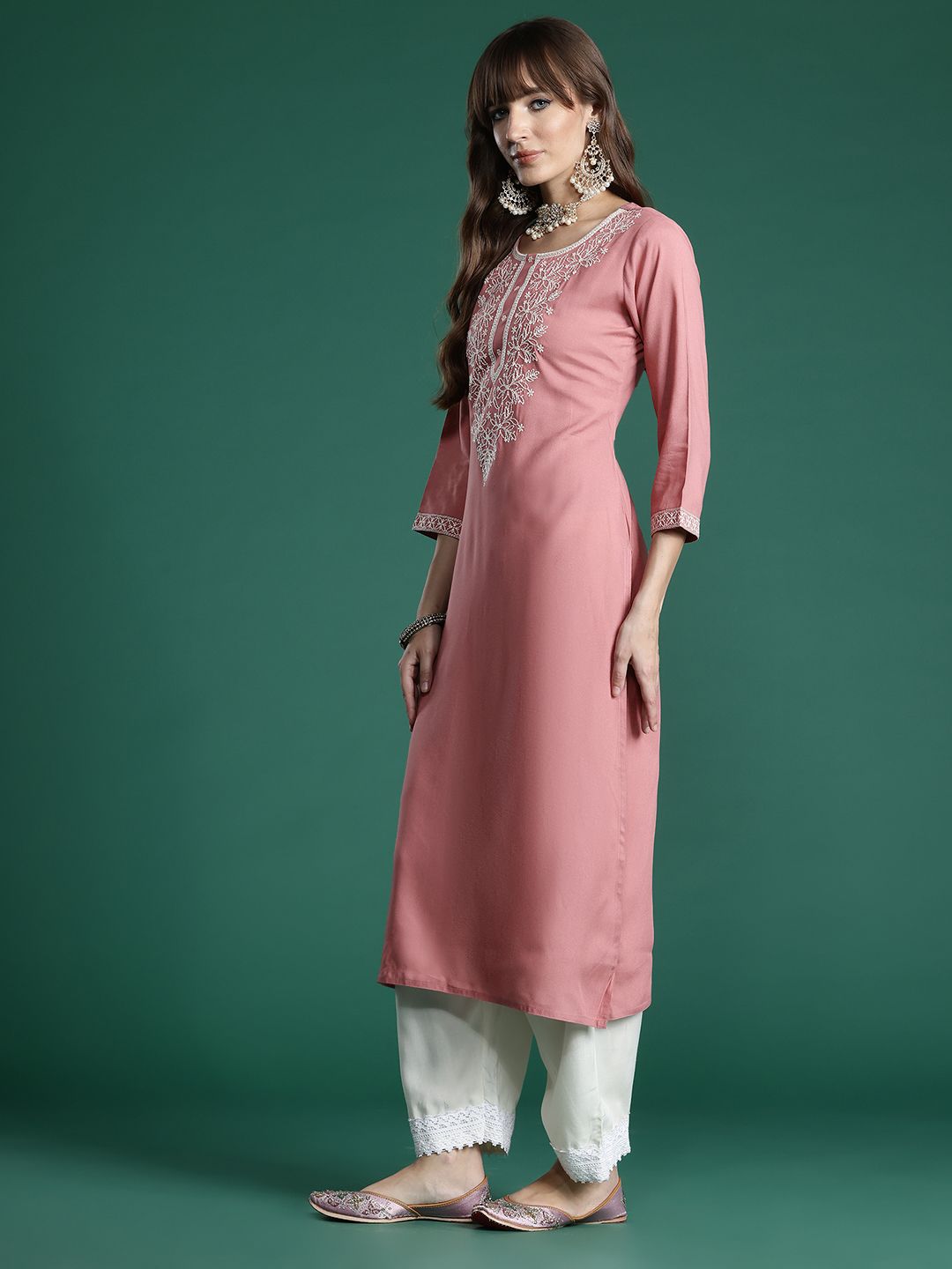 Indyancart IE Floral Embroidered Thread Work Kurta