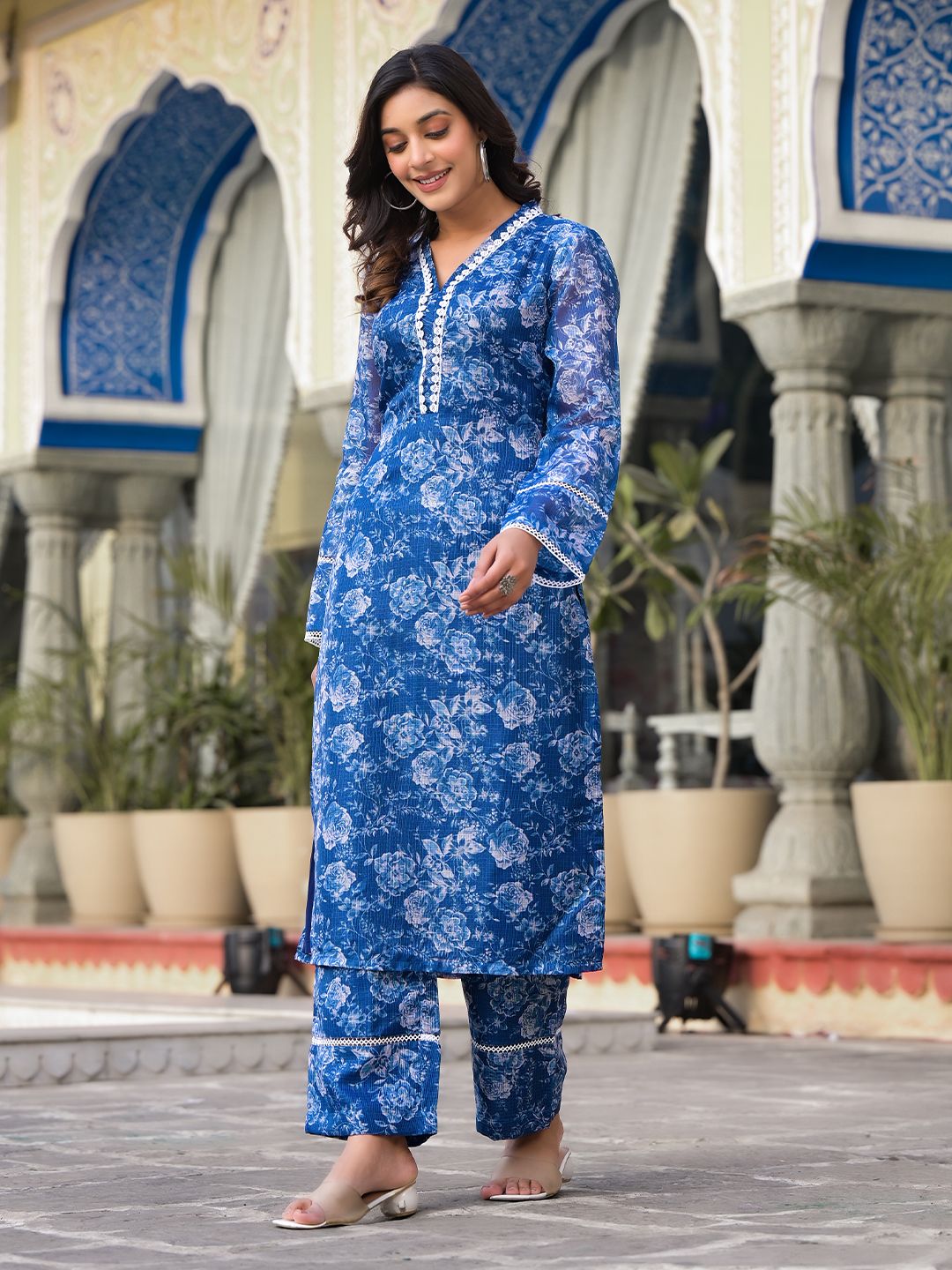 Indyancart VA Women'sFloral Printed V Neck Pure Cotton Straight Kurta with Trousers