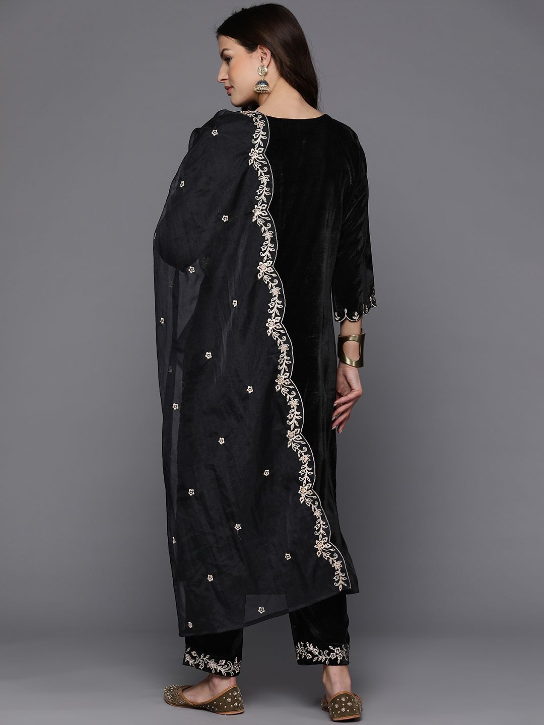 Indyancart IE Women Floral Embroidered Regular Thread Work Velvet Kurta with Trousers & Dupatta