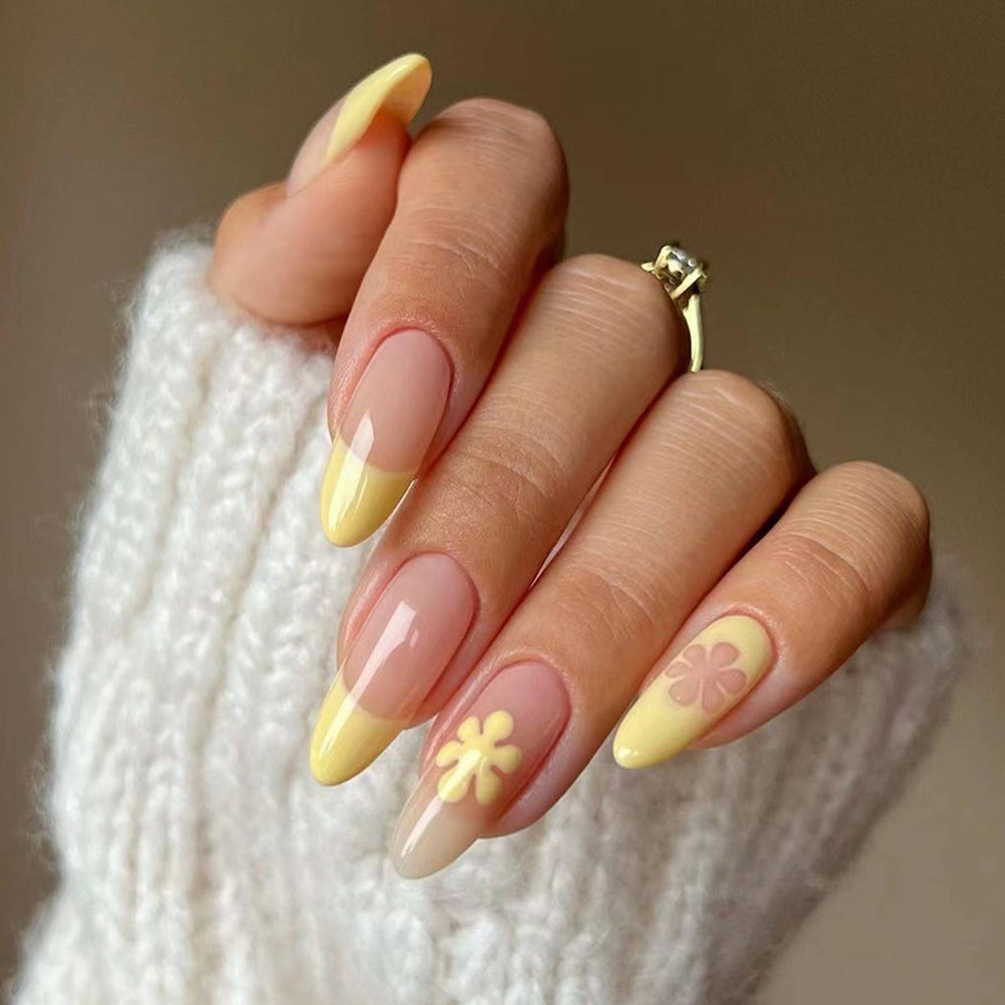 Gush Beauty Nailed It Reusable Luxury Press On Nails (Round Shape) - Summer Flowers