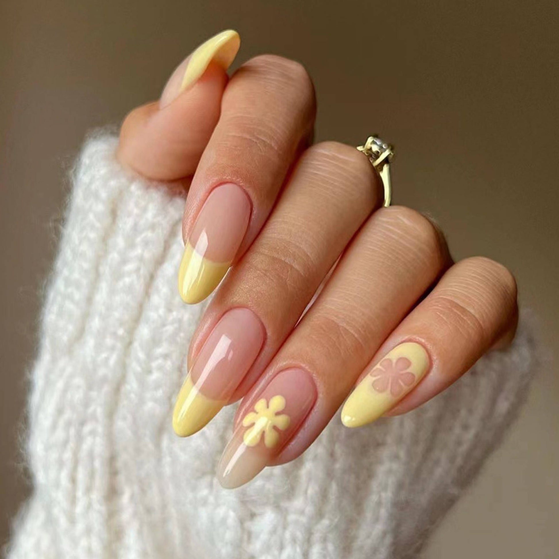 Gush Beauty Nailed It Reusable Luxury Press On Nails (Round Shape) - Summer Flowers