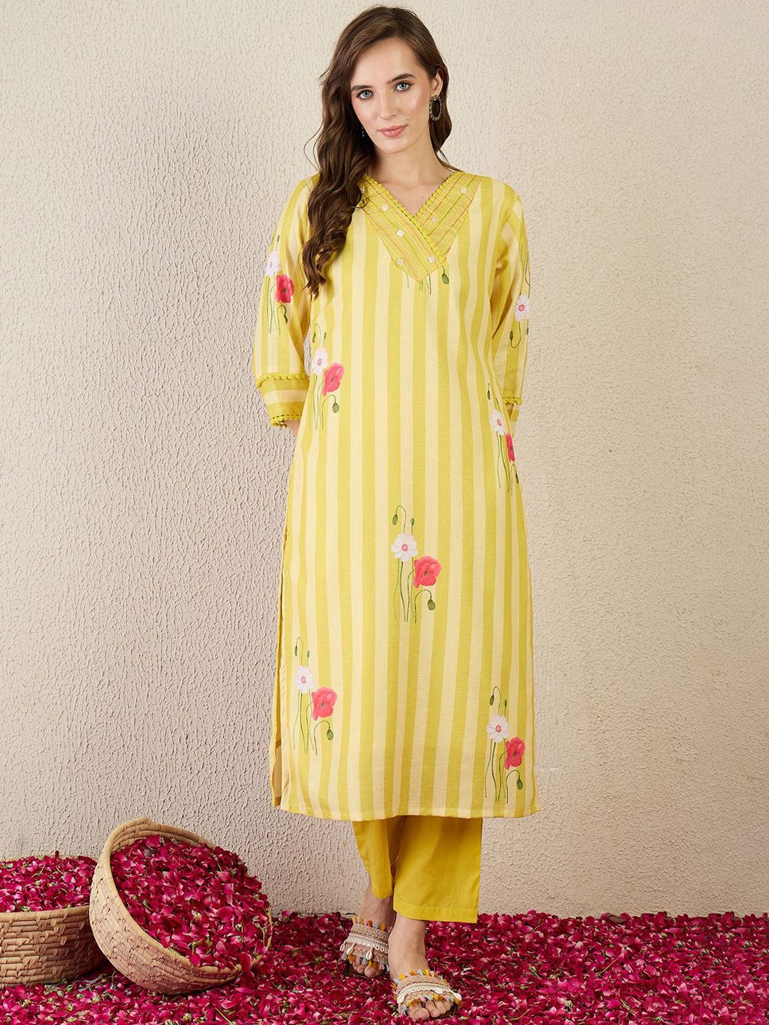 Dhiyona IE Printed V Neck Top With Trousers Co-Ords