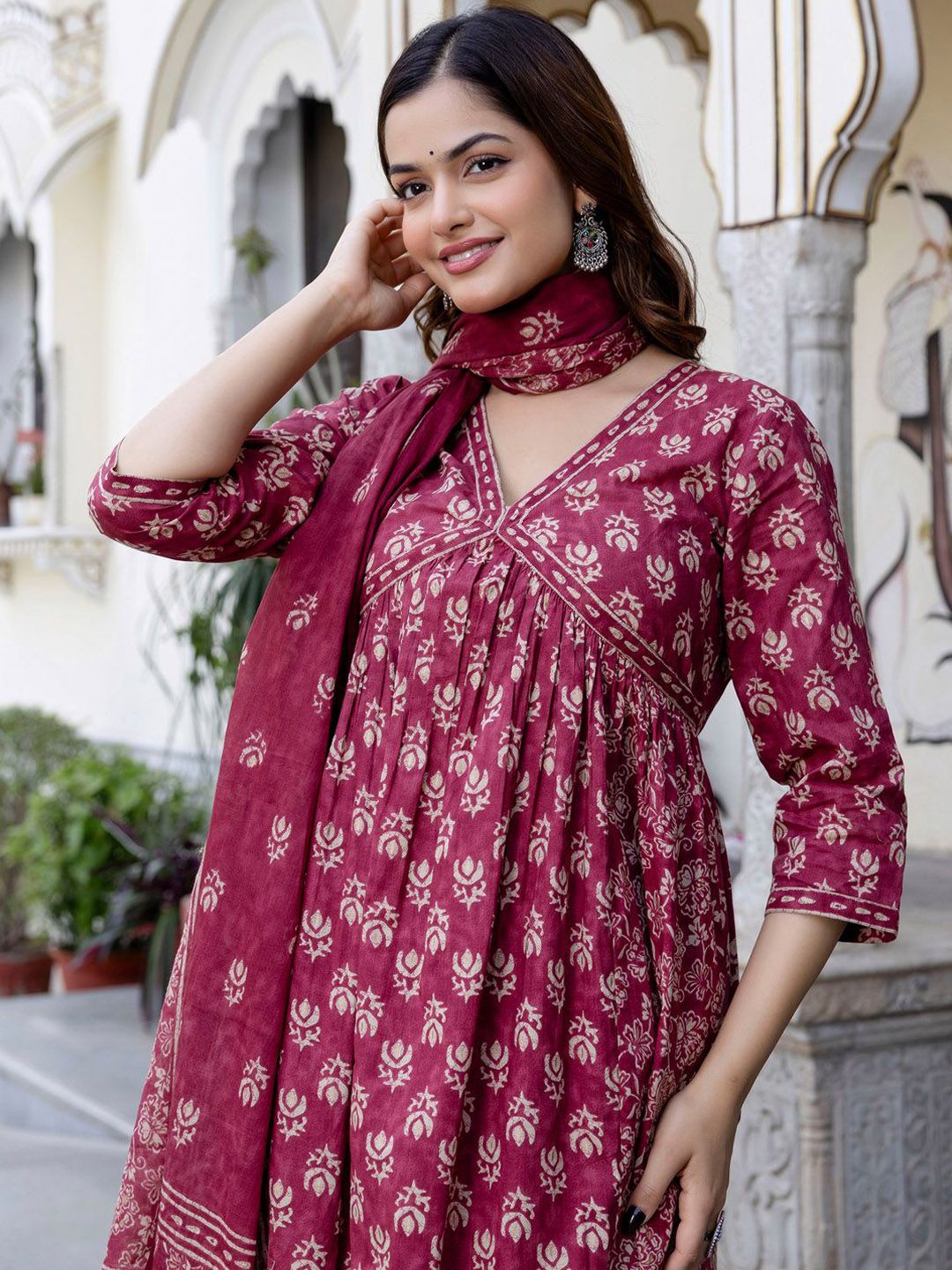 Indyancart IE Women Floral Printed Empire Pure Cotton Kurta with Trousers & With Dupatta