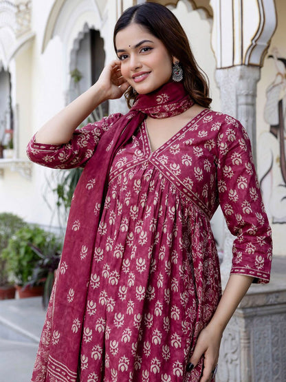 Indyancart IE Women Floral Printed Empire Pure Cotton Kurta with Trousers & With Dupatta