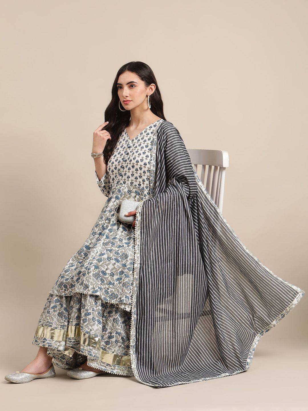 Indyancart VA Women's White Floral Printed Regular Pure Cotton Kurta with Palazzos & With Dupatta