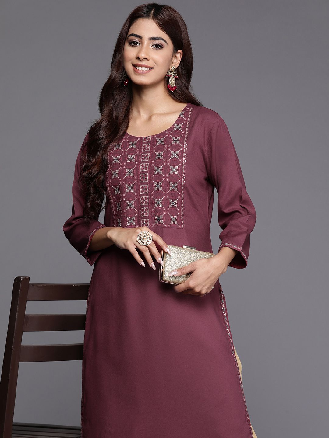 Indyancart IE Women Embroidered Thread Work Kurta