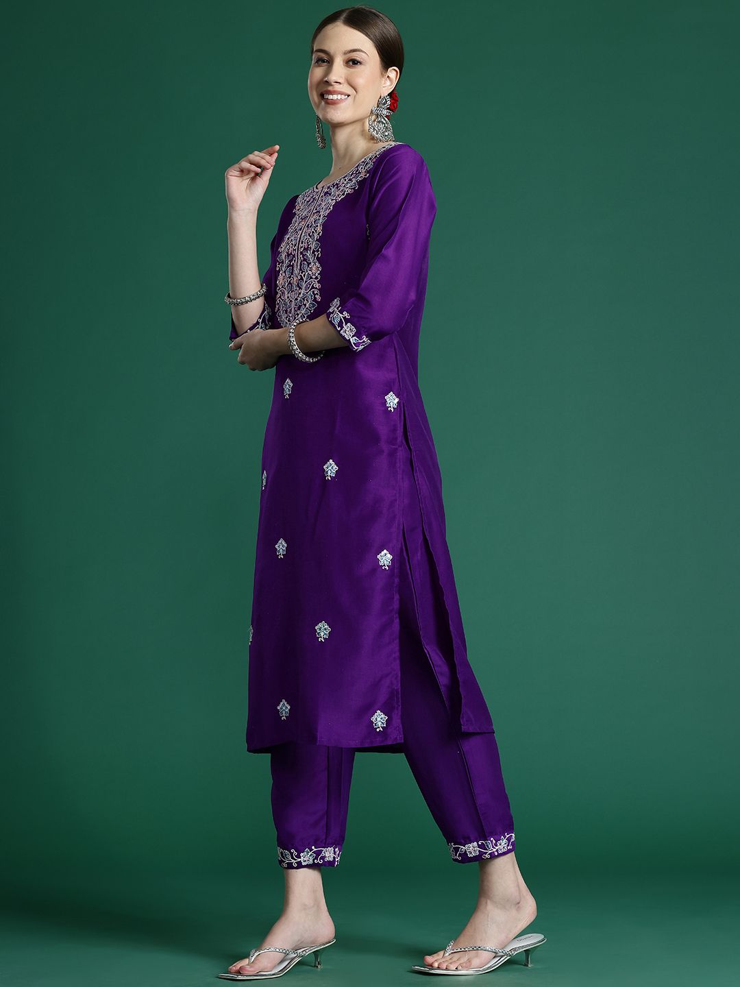 Indyancart IE Floral Embroidered Thread Work Kurta With Trousers & Dupatta