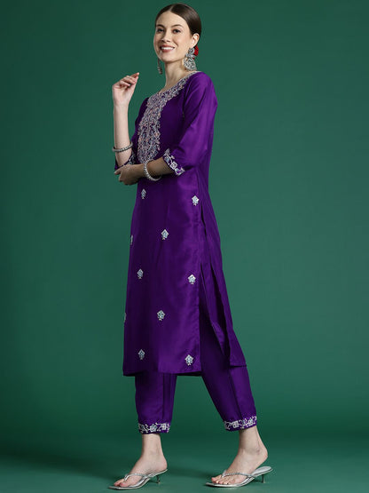 Indyancart IE Floral Embroidered Thread Work Kurta With Trousers & Dupatta