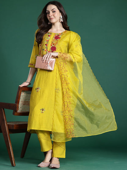 Indyancart IE Women Floral Embroidered Thread Work Kurta With Trousers & Dupatta