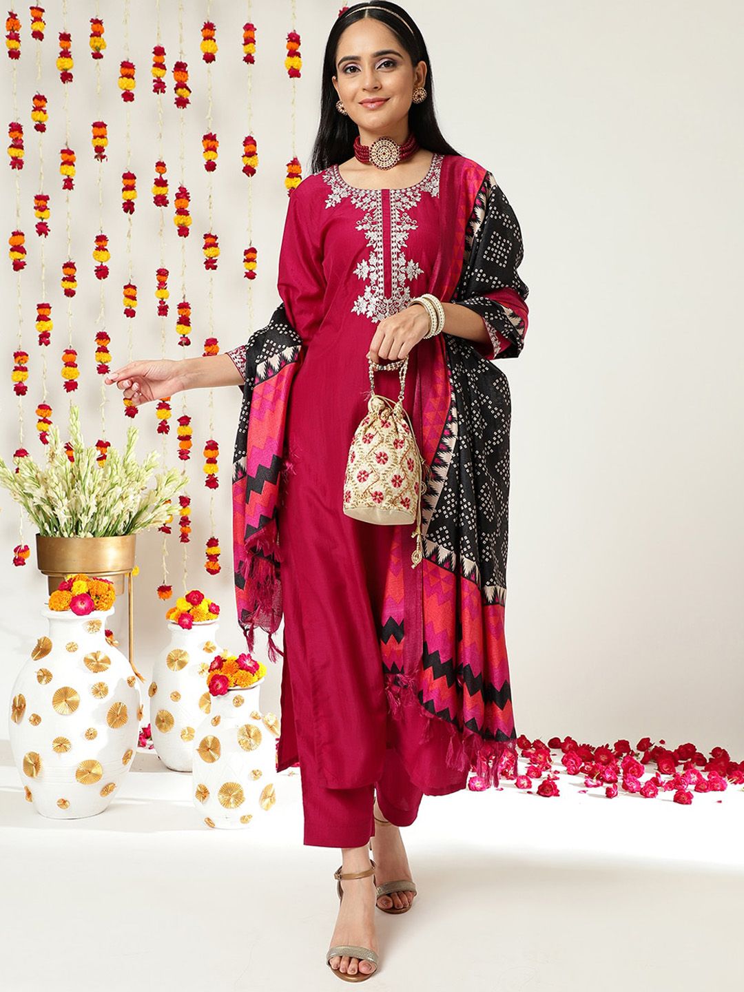 Indyancart VA Women's Ethnic Motifs Yoke Design Zari Work Striaght Kurta & Trousers With Dupatta