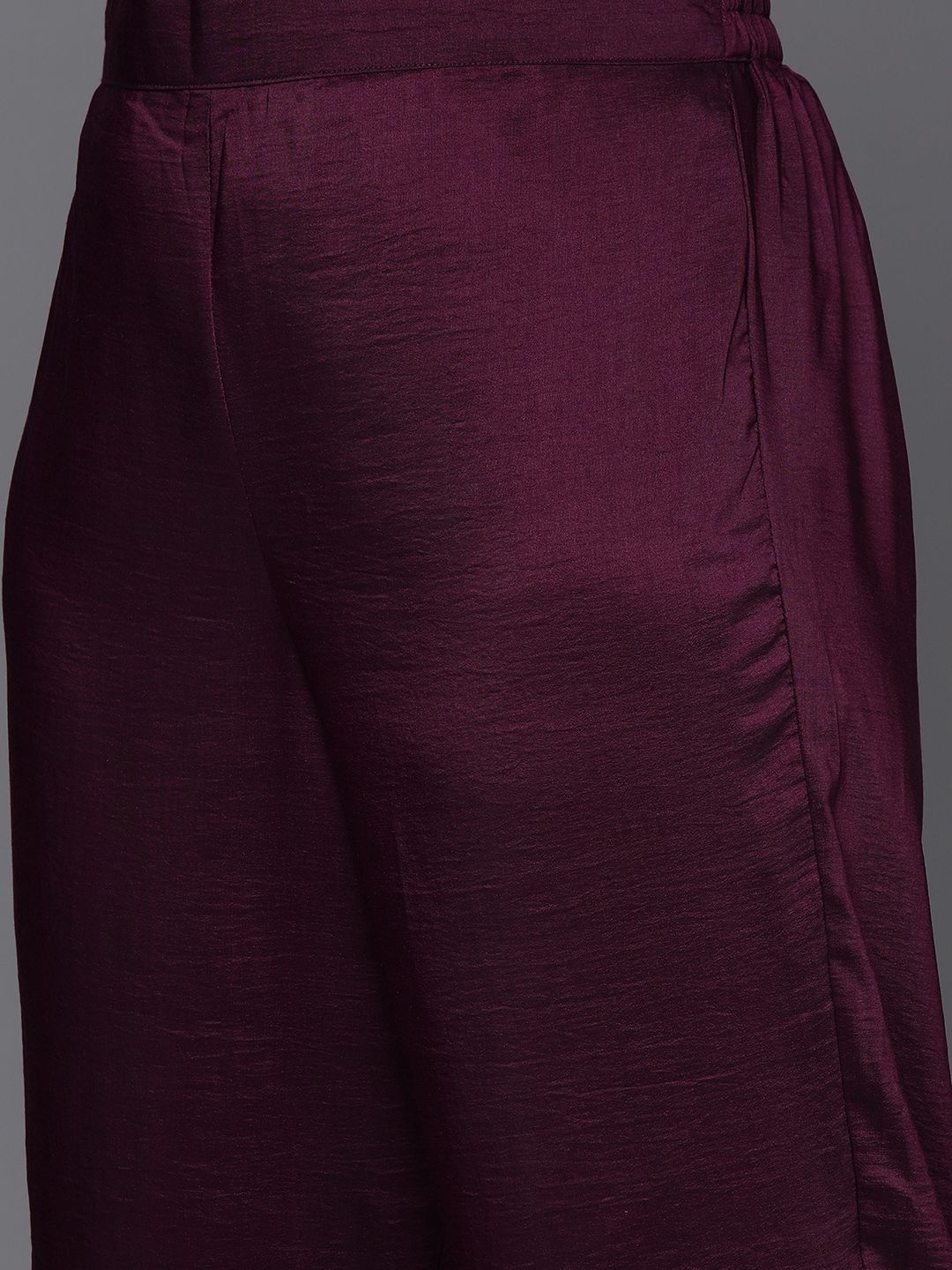Indyancart IE Plus Size Floral Embroidered Regular Kurta with Trousers & With Dupatta