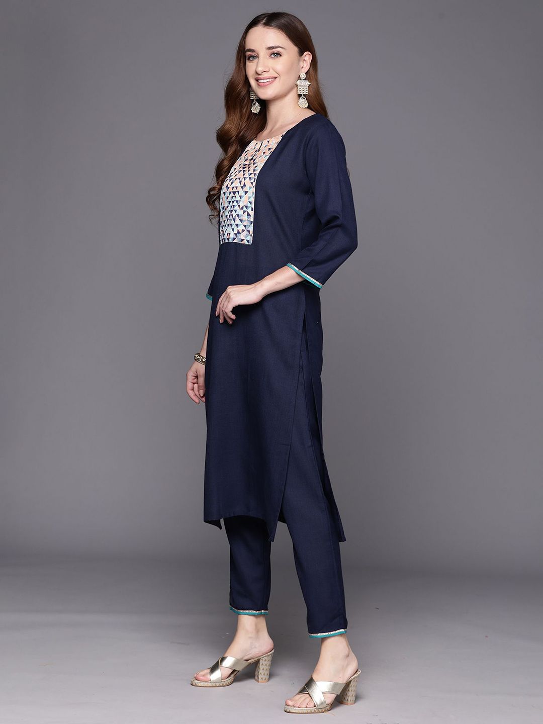 Dhiyona IE Geometric Yoke Design Keyhole Neck Straight Kurta With Trousers & Dupatta