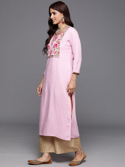 Indyancart IE Women Floral Embroidered Thread Work Dobby Kurta