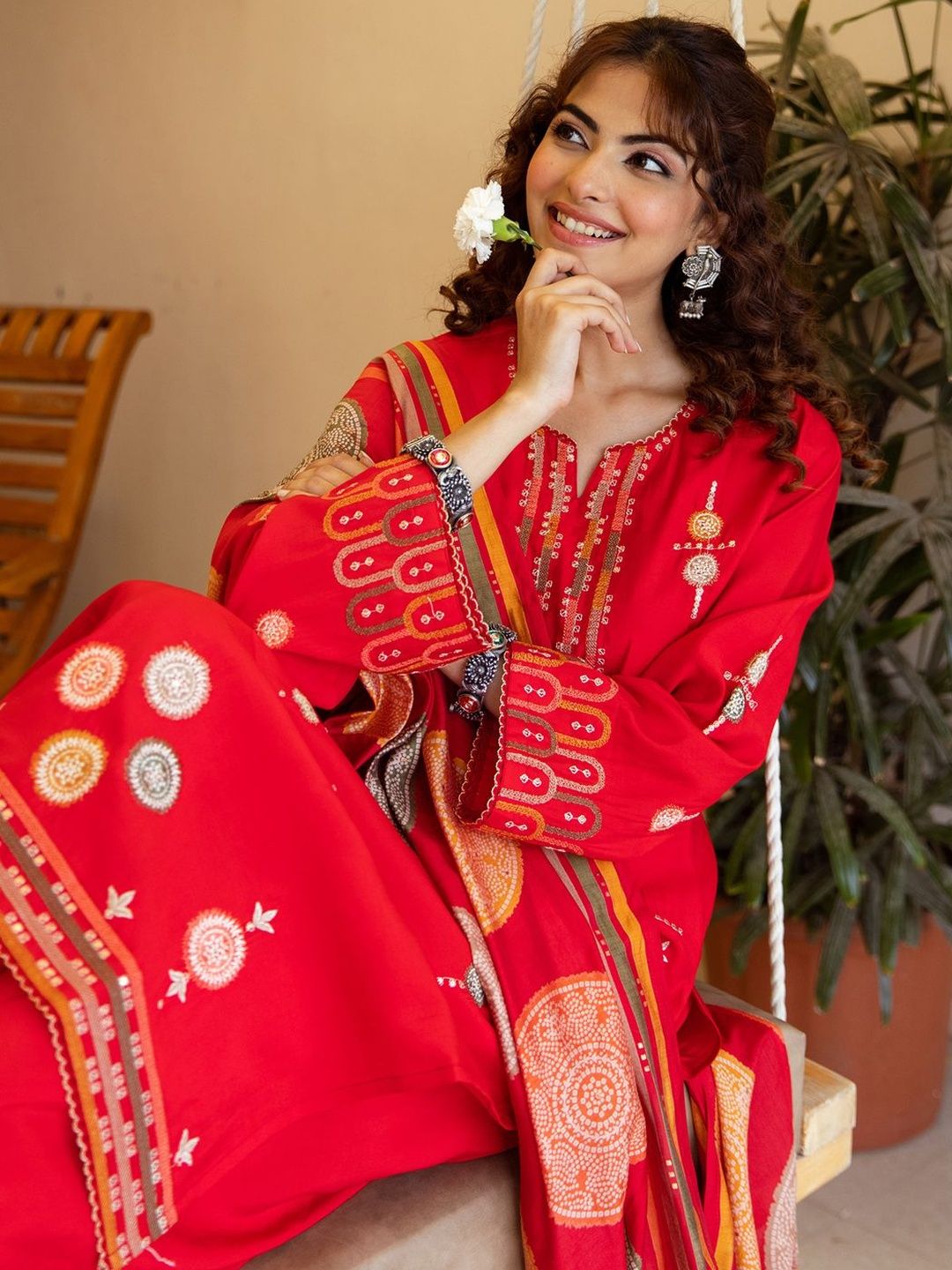 Ethnic Motifs Embroidered Thread Work Kurta With Palazzos & Dupatta