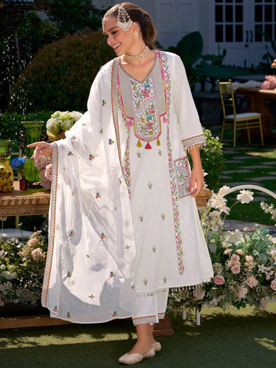 Dhiyona IE Women Floral Embroidered Regular Kurta with Trousers & With Dupatta