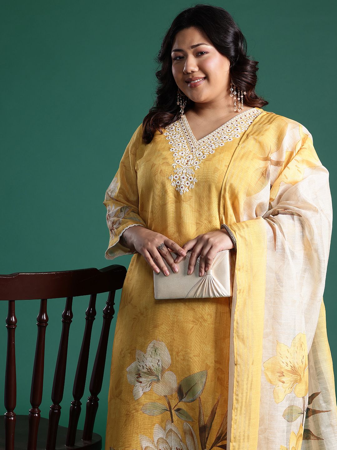 Indyancart Women's Plus Size Floral Print Regular Thread Work Kurta with Palazzos & Dupatta