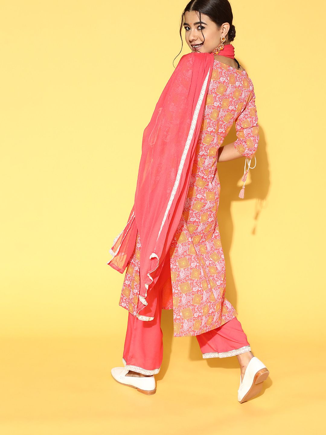 Ethnic Motifs Cotton Blend Paisley Kurta Set