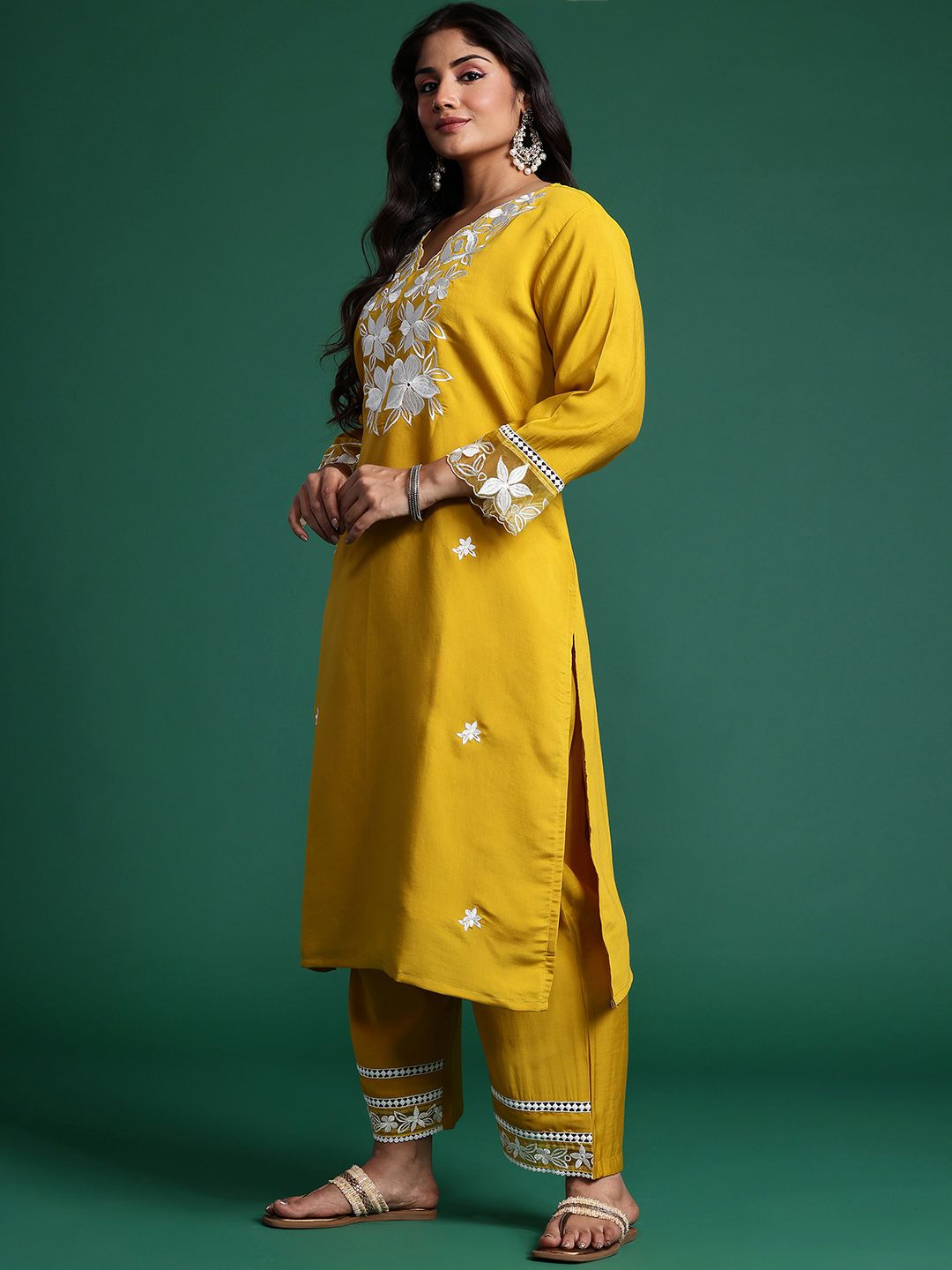 Indyancart IE Plus Size Floral Embroidered Thread Work Kurta with Trousers & With Dupatta